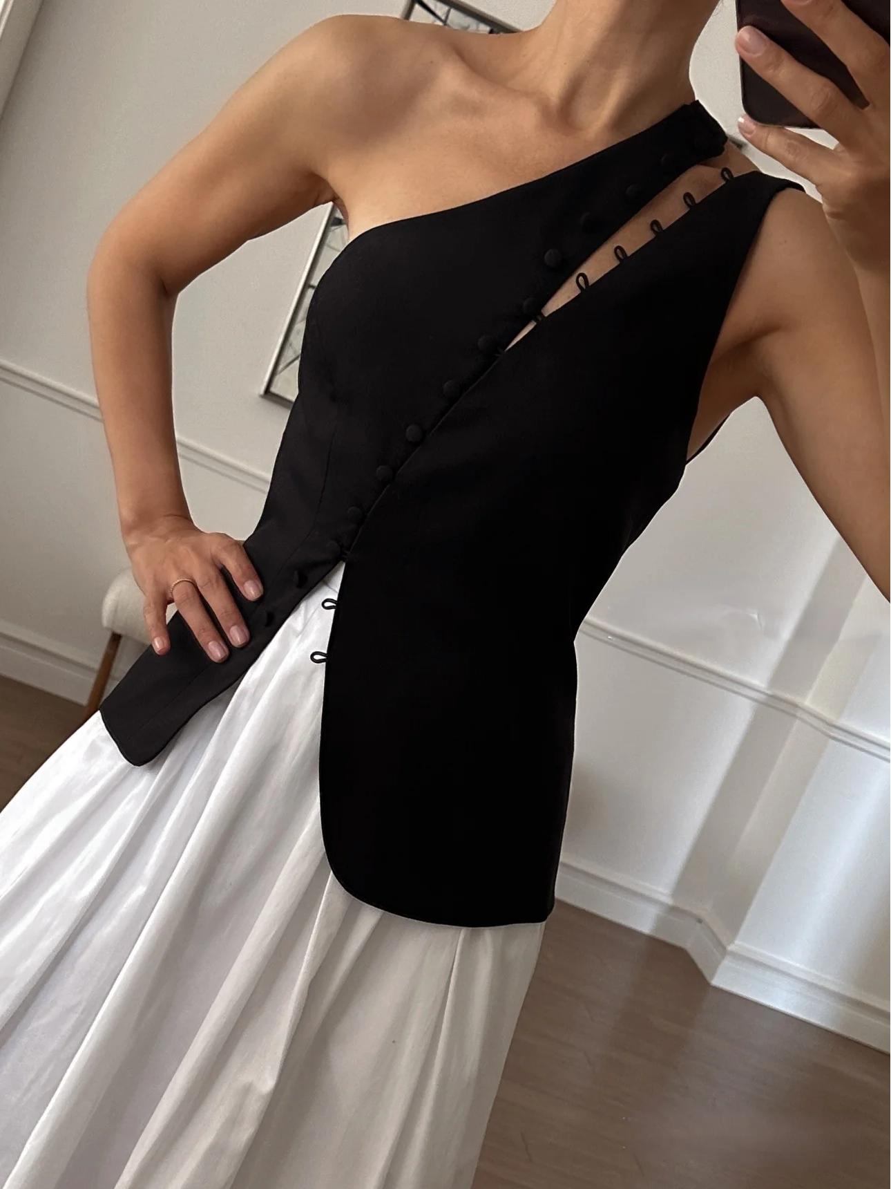 Barbican Ascent™ | One-Shoulder Button Detail Top